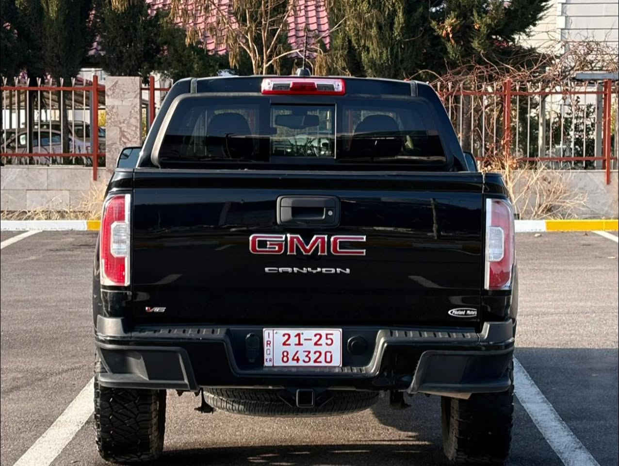 ئۆتۆمبێل: GMC Canyon 

مۆدێل 2022
ده رگا گه وره و بودى كورت
تەنها ٢٦ هه زار ڕۆشتوە

ســــعر $ یەک کۆمێنـت بکە راســـتەوخۆ بــۆ دێـــت🟢

مەکینە 6 بستۆنی مەرغوب
سەیارەکە دوو پارچەى بۆیاخە وشاصي قرنجي پيوەيه 
دووپارجه شى كليرى امريكايه
سه قفەکەی بەهۆى كونتينەرەوه 
كەمێك قەپ و قؤپى هەيە
کوشن کارەبا ، کامێرە ، جام سەحب ، ئاوێنە ئۆتۆ 
تەحدید سورعە، ئۆتۆماتیک
سەیارەکە یەک دینار مەسرەفی تیانیە هەمووگیانی بەشەرت
گێڕو مەکینەو تەبریدو بەناوکردن و غرامە هەمووی بەشەرت
دوو مانگی لەگەڵە بۆ رەقەم کردن

ژمارەی خاوەن سەیارە:👇
*********** 
 ***********
