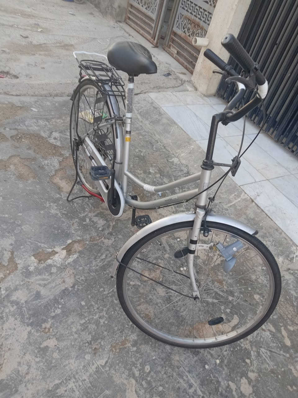 بايسكل بناتي للبيع حجم 26 بايسكل نضيف موديل 2020 مابي اي نقص كامل بايدر كلشي مابي بريكات تشتغل تايرات جدد ما ممسوحات السعر 100 وبي مجال عنوان بغداد الدوره هور رجب


**إذا كنت صاحب هذا الإعلان وتريد حذفه لأي سبب، رجاءا أرسل رسالة إلى الدعم الفني**