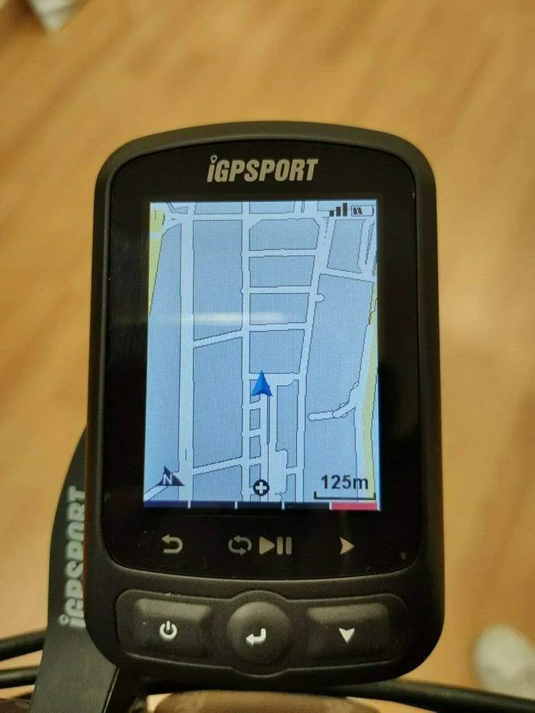 كمبيوتر بايسكل احترافي iGPSPORT iGS620 🚲🛰️
جهاز خارق لأهل البايسكلات، شاشة ملونة ونظام خرائط (GPS) كامل.
​المواصفات المختصرة:
​خرائط وملاحة: يدعم مسارات الطريق وتوجيه مباشر.
​شاشة ملونة: واضحة جداً بحجم 2.2 بوصة.
​بطارية عملاقة: تدوم لحد 22 ساعة عمل.
​ربط ذكي: يدعم Wi-Fi، بلوتوث، وANT+ لجميع الحساسات.
​تطبيقات: يربط وية موبايلك وتطبيق Strava مباشرة.
​مقاومة: ضد المي والطين (IPX7).
​يوجد توصيل


**إذا كنت صاحب هذا الإعلان وتريد حذفه لأي سبب، رجاءا أرسل رسالة إلى الدعم الفني**