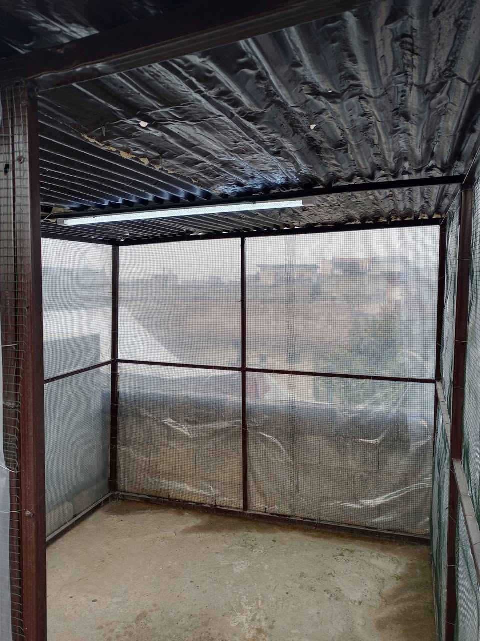 السلام عليكم قفص حديد للبيع العنوان موصل رشيديه القفص الطول 3 والعرض 2،5 ورتفاع 2 والسعر 150 والاستفسار التواصل على الرقم ***********
