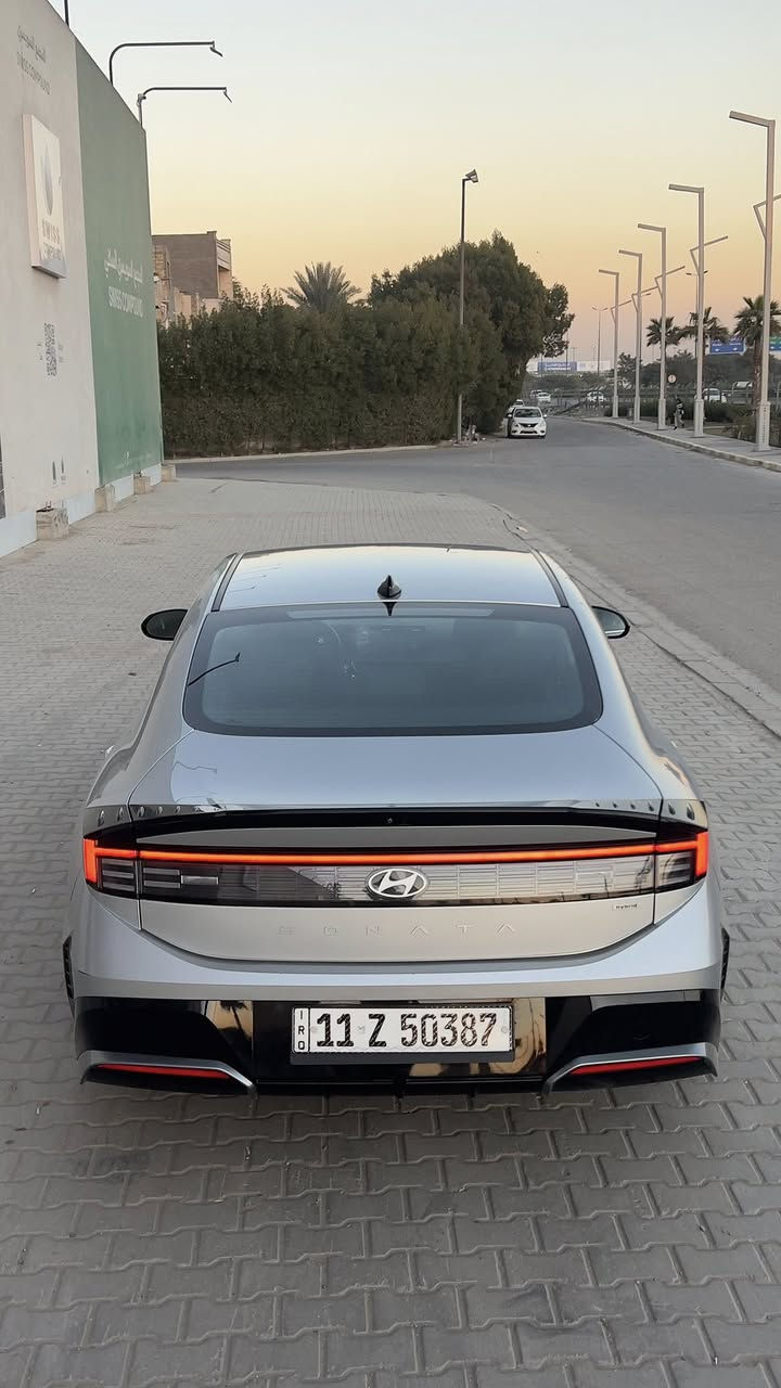 السلام عليكم
هونداي سوناتا هايبرد للبيع
موديل السياره 2024
وارد امريكي اللون سلفر 
مواصفات Sel
مكينه 2000 دوش 
السياره ماشيه 25 الف ميل 
سياره حادثها بارد بالجاملغ بدون دواخل وبارد ب الباب 
ايرباك فقط الدوسه
رقم بغداد باسمي 
سعر : 215 
مكان السياره بغداد الغزاليه
اي استفسار :  ***********
