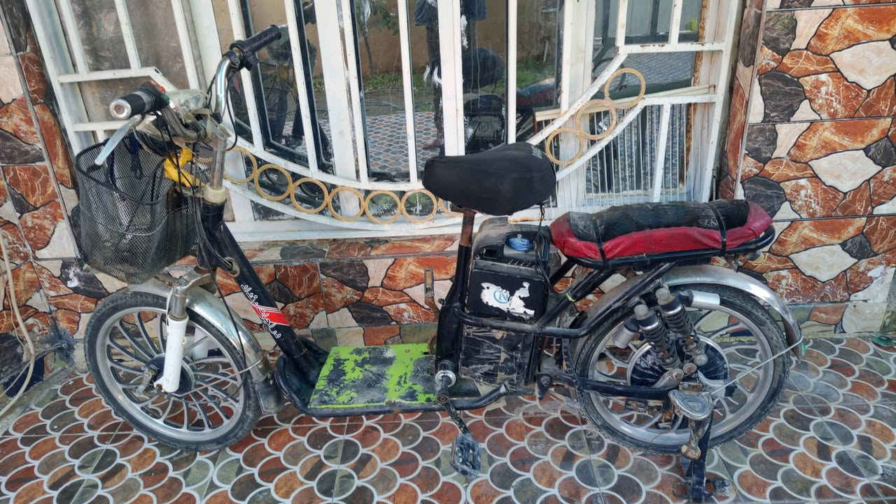 السلام عليكم عندي دراجه شحن للبيع ***********
