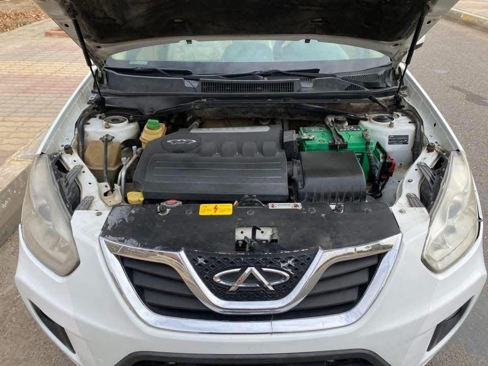 السلام عليكم للبيع شيري تيكو 2012 رقم انبار تحويل مباشر محرك 1800 سياره جديده ماشيه 122 الف بلاديه لا ضربه ولا صبغ جاهزه ع الاخير تبريد تدفئه كهربائيات   تدفئة بل مقاعد كله شغال كامره بلاديه تحكم ستيرن فتحة سقف 
محرك كير ممتاز سياره مال جناي مكان السياره بالرمادي 
السعر 63 بي مجال حك جيه فقط 
***********
اعتذر عن البيع بالاقساط
