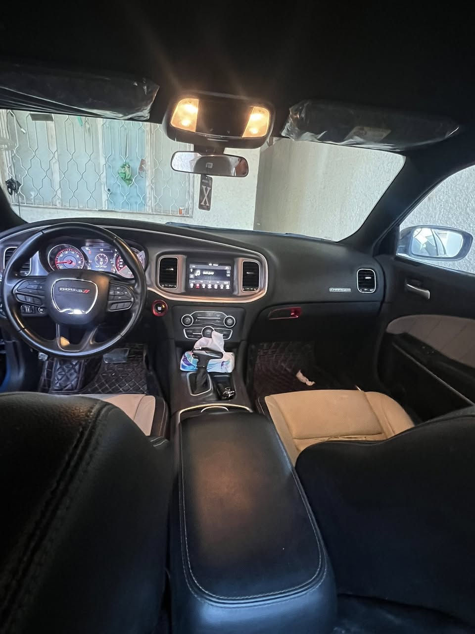 السلام عليكم
جارجر ٢٠٢١ اربيل  كفالة عامة حتى الدعاميات جديدة بمعنى الكلمة لون جويتي ماشية ٤٥ الف مايل الرقم القديم السنوية نهاية السنة تنتهي
البجم مخلف نانو سراميك الدعامية وربع البنيد وربع الجاملغات والتكم وربع البنيد وربع القمارة
مواصفات
كشنات جلد تدفائة تبريد 
شاشة وكامرة وحساسات
ويل ١٨ السيارة فقط بدون فتحة
مكان السيارة بصرة
السعر ٢٥٥ ورقة وبي مجال
***********
