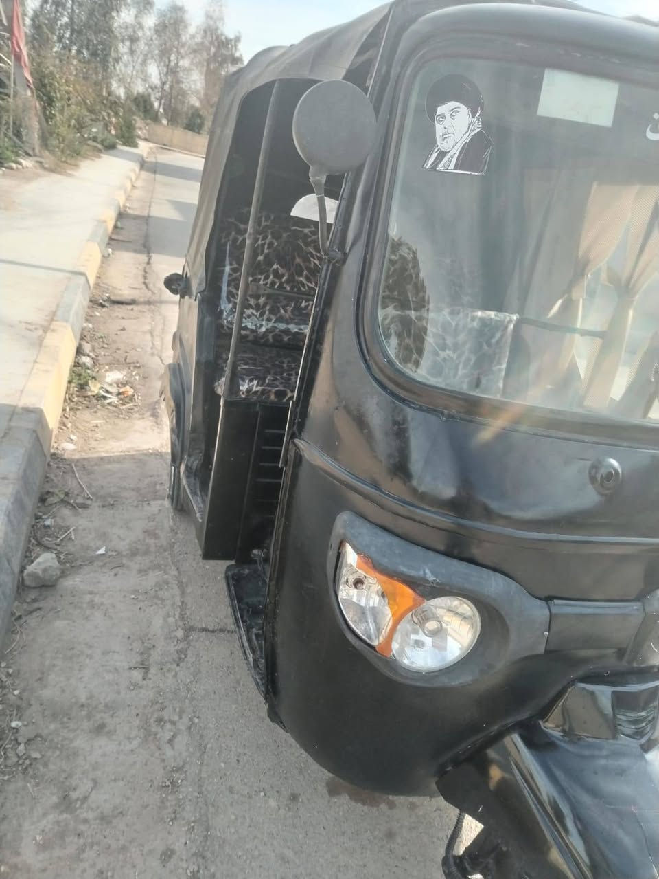 سلام عليكم تكتك بياجو اوراق اصوليه للبيع مكينه ناعمه بيه زنجيل فالت بس التكتك حلوه وكاعده لا خياس ولا شي السعر 80050اثمن ميه وخمسين وبيه مجال قليل مكاني واسط عزيزيه ***********
