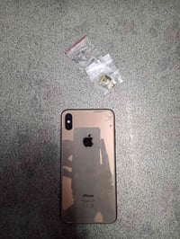 آيفون XS • ظهر مفطور • معاينة