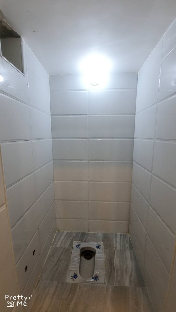 دار للبيع المساحة ١٠٥ متر واجهة البيت ٧ متر والنزال ١٥ زراعي سند ٢٥ حي العسكري دوانم حجي لازم  ***********
