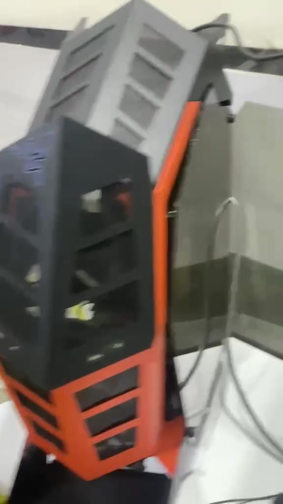 🔥🔥 وحش الألعاب والإنتاجية جاهز للانطلاق! 🔥🔥
هل تبحث عن جهاز يجمع بين الأداء القوي، الشكل الأنيق، والسعر المناسب؟ هذه التجميعة هي خيارك المثالي لكل شيء، من الألعاب الثقيلة إلى أعمال التصميم والبرمجة. الجهاز جاهز تماماً للاستخدام، بنظام تبريد وإضاءة RGB تعطي لمسة جمالية لمكتبك!
💻 مواصفات الجهاز:
 المعالج: AMD Rمواصفات المعالج (CPU Specification)
 اسم المعالج: AMD Ryzen 5 1600
 عدد الأنوية (Cores): 6 أنوية
 عدد المسارات (Threads): 12 مساراً
 معمارية التصنيع: 12 نانومتر (Pinnacle Ridge).
ملاحظة تقنية: هذا المعالج من فئة "Pinnacle Ridge" (نسخة محدثة من Ryzen 5 1600 الأصلي)،
 كرت الشاشة: AMD Radeon RX 580 (8GB) - لتشغيل ألعابك وبرامجك بسلاسة. والأهم جديد 
 اللوحة الأم: MSI A320M-A PRO.
 الرامات: 16GB (8x2) بتردد سريع 3600MHz لأداء لا يعرف التعليق.
 التخزين: سرعة البرق مع SSD 128GB للنظام + HDD 500GB لمساحة تخزين ملفاتك.
 مزود الطاقة: 650W لضمان استقرار الجهاز.
 الشاشة: MSI بحجم 24 بوصة (IPS, 75Hz) - وضوح عالٍ وألوان واقعية.
💰 العرض الخاص:
 سعر التجميعة كاملة: 500,000 دينار عراقي فقط! (سعر لا يُفوت مقابل هذا الأداء).
 التبادل (مراوس): متاح التبادل مع هاتف ذكي أو جهاز MacBook.
📍 التواجد: بغداد - البيع حصراً داخل بغداد.
📞 للتواصل والاستفسار: يرجى مراسلتي مباشرة أو الاتصال على الرقم: ***********
اغتنم الفرصة الآن وامتلك جهازاً يغير تجربتك بالكامل!
