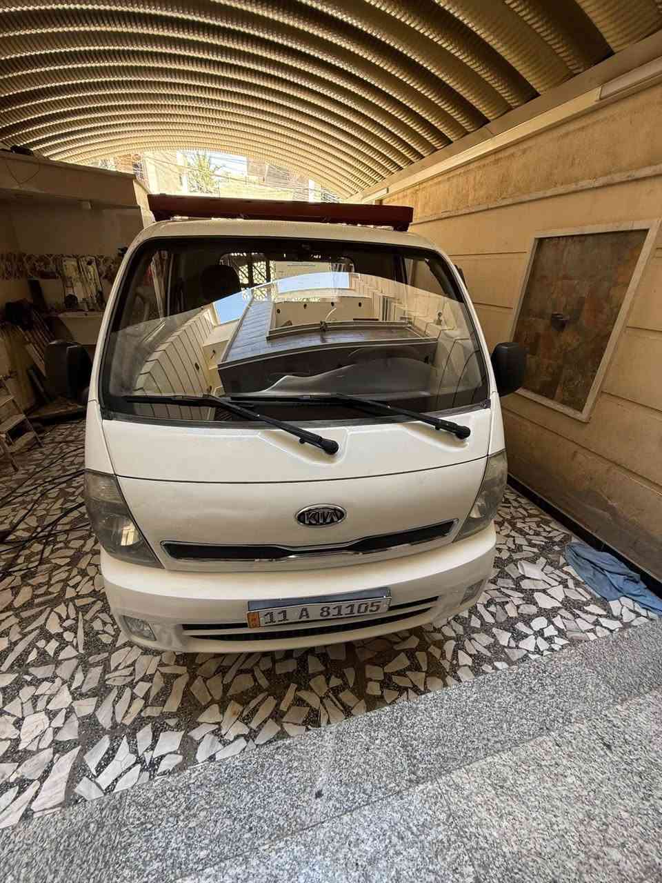 السلام عليكم كيا فحل موديل 2013 رقمها بغداد انكليزي سنويا لغايا 30 
مكينه 4000 جديده لا ضربه ولا صبغ وكير ومكينه واكسل وشاصي ورقم شاصي كل مكفول تخم تاير جديد سياره جاهزة لشغل محجر وتاير محور 14وستد 27 وتانكي محور 120 لتره ودوشمه سياره جاهزة لشغل كبل السياره مكفوله من الضربه والكص عده صبغ بل دوس وبل ربع شبر والصفاحيات فقط والباقي مابي شي السعر 115 وبيه مجال بسيط الرقم ***********
العنوان بغداد البلديات
