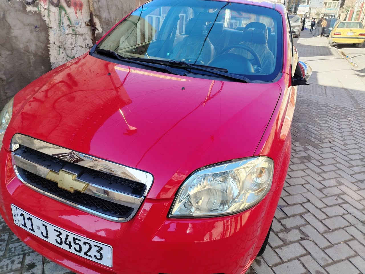 السلام عليكم سياره افيو للبيع موديل ٢٠١١ جديدة تبريد دافئة سياره ماشيه ٧٣ سعر ٧٠ العنوان بغداد مدينة الصدر الداخل ***********
