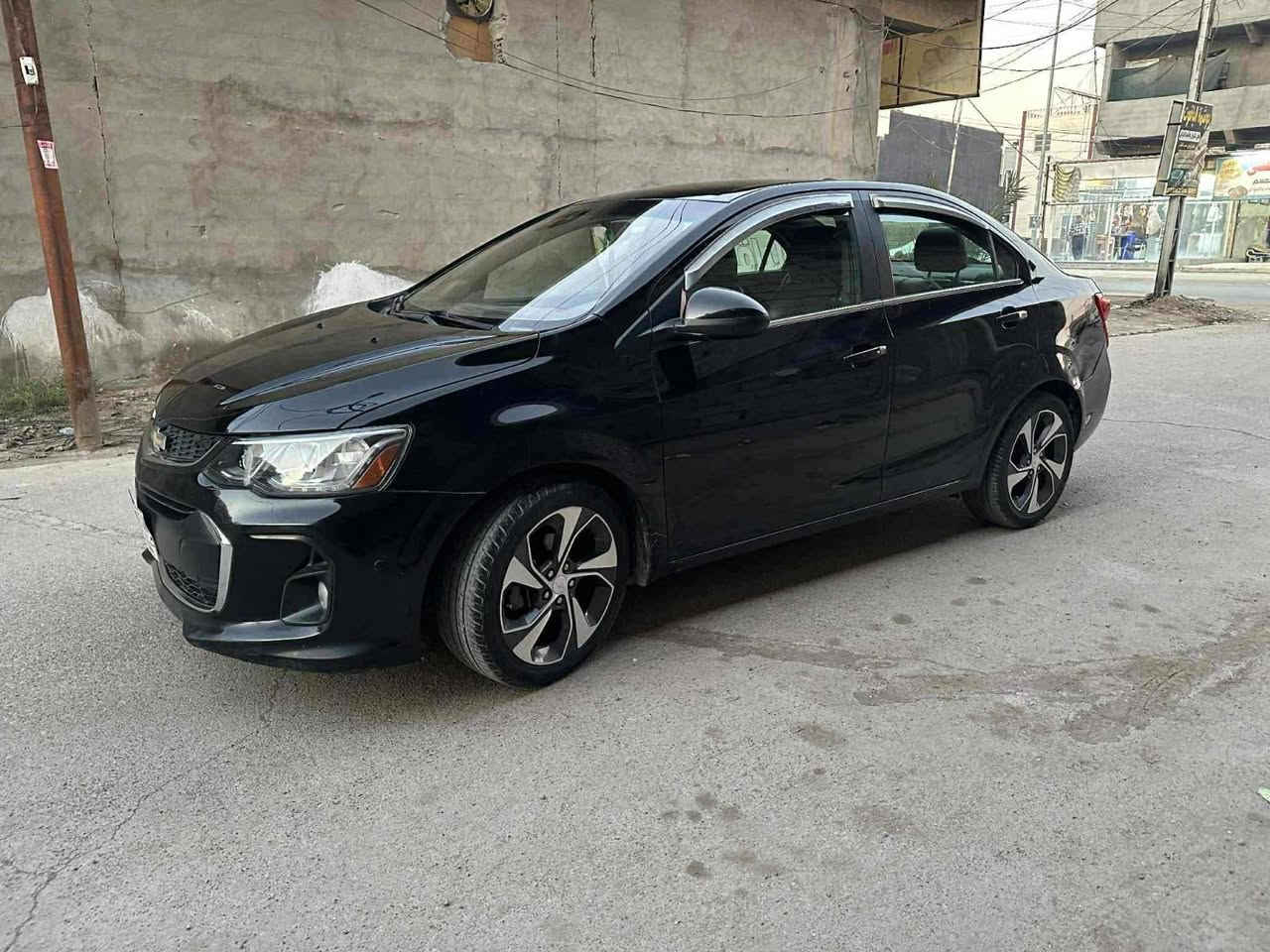السلام عليكم الطيبين 
شوفر ليت سونك 2019 برايمر 
محرك 1400 تيربو 
بصمة تشغل وابواب. شاشة وكامرا وفول عدة الفتحة 
تخم تاير قبل سبوع شادة 
تبريد تدفئة كاملة السيارة نقصهة ولف حماوة فقط 
ماشية ٧٢ الف قابل للزيارة 
السعر 85 وبيها مجال للطيبين 
السونار موجود بالمنشور نفس الضرر مال امريكا 
*********** متواجد واتساب واتصال وتامرون امر 
مكاني ديالى الغالبية
