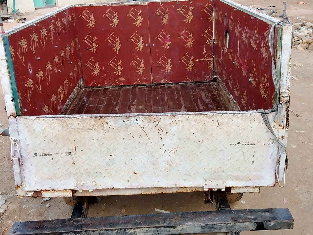 السلام عليكم ستوته ا م ت ر 2011 كدم عينك لا تكول مو مثل بل صوره كدمك شغله كله كهربيات شغله بيه هاي رصطه تقويه ثر خياس كدم عينك ضرب هندر وطلع وين ما جان وذني وراقه شوه هم تعبنات كدمك بل صوره ستوته مال شغل    السعر 650 بيه مجال قليل *********** نجف شارع معمل
