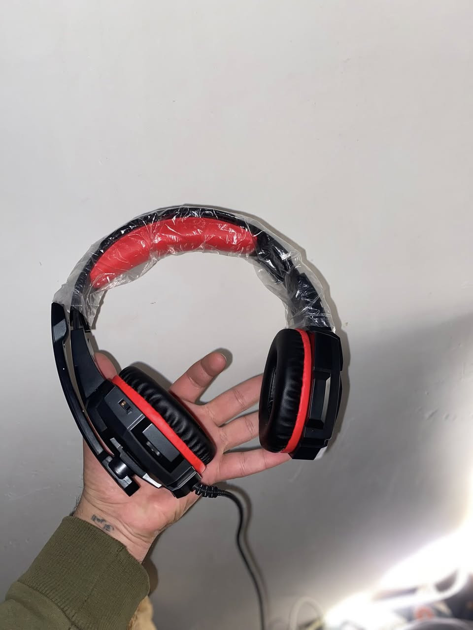 بوكو باد 
ذاكره 256 رام 8  
حجم الشاشة عملاق 12.1  120 هيرتز 
8 سماعات محيطي  
بطاريه عملاقه 10000
كامل ملحقات مشحون 4 مرات فقط 
معالج سناب دركون 7 إس چين 2
يدعم فائق الدقة 60 فريم ببجي يعني اعلئ شي 
مستخدم شهر تقربيا سعره 250 قفل 

إذا مع السماعه يصير 270 
مكاني ايسر مجمع هيما ستي


**إذا كنت صاحب هذا الإعلان وتريد حذفه لأي سبب، رجاءا أرسل رسالة إلى الدعم الفني**