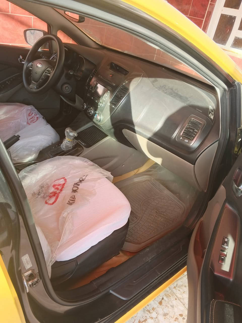 السلام عليكم كيه فورتي 16بيه بيبان خلف سائق العنوان بغداد بوبشام سعر 120وبيه مجال ماشيه 75 ***********محرك 1800
