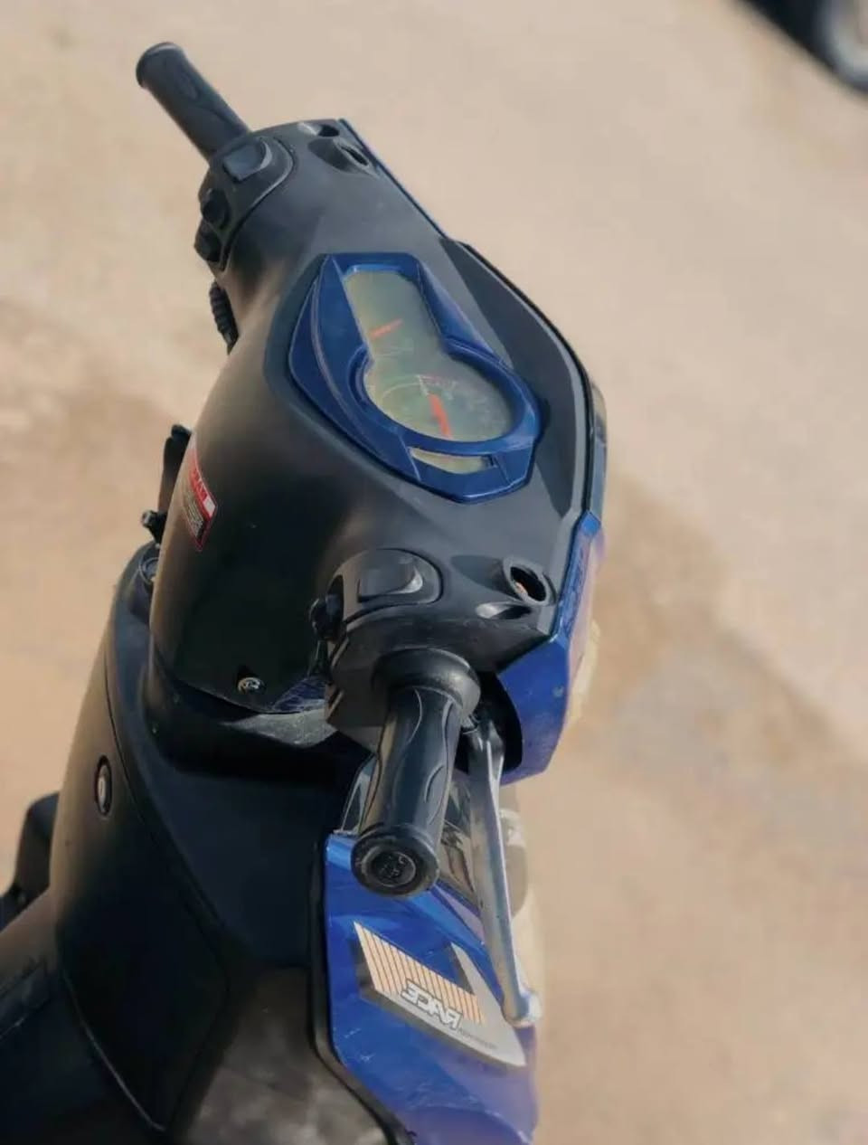 🌙 جەژن نزیکە و کاتی کەسابەتە! 🛵💨
ماتۆڕێکی جۆری ماکس بۆ فرۆشتن، پاکییەکەی لە وێنەکەدا دیارە و بێ وێنەیە!
⚙️ گشت گیانی بەشەرتە (مەکینە، کارەبایی، ڕۆیشتن) و یەک دینار مەسرەفی تێدا نییە.


**إذا كنت صاحب هذا الإعلان وتريد حذفه لأي سبب، رجاءا أرسل رسالة إلى الدعم الفني**