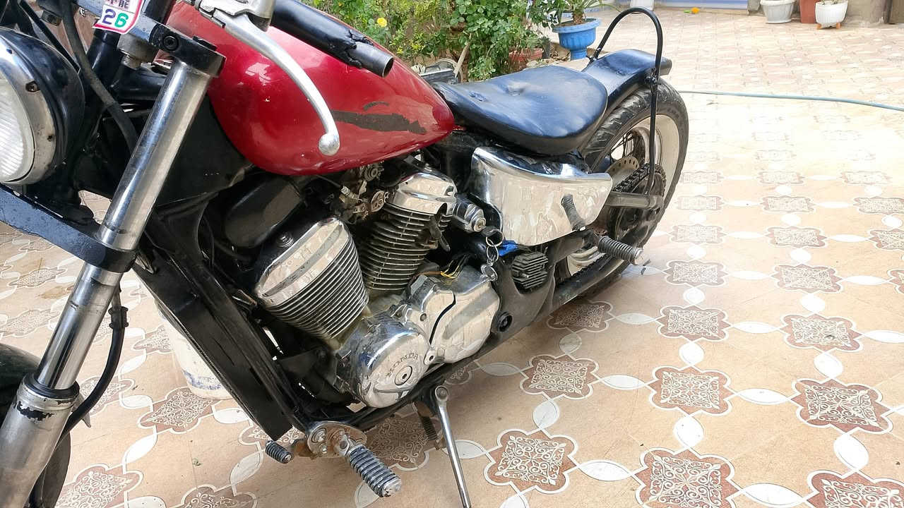 هوندا ستد برر 400
دراجه خير من الله بيها خربطه بلكابريتر 

سعر 700 وبيها مجال قليل 

م بعقوبه فلكت لامين 

ه***********
