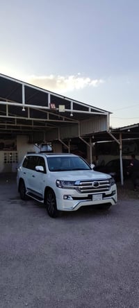 لاند كروزر VXS 5. 7 مواصفات لگزس  فول مواصفات  جگات 5 كاميرات  شاشات خ...