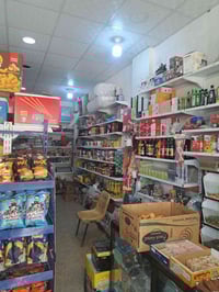 محل أسواق • الكوفة • ٦ عارضات