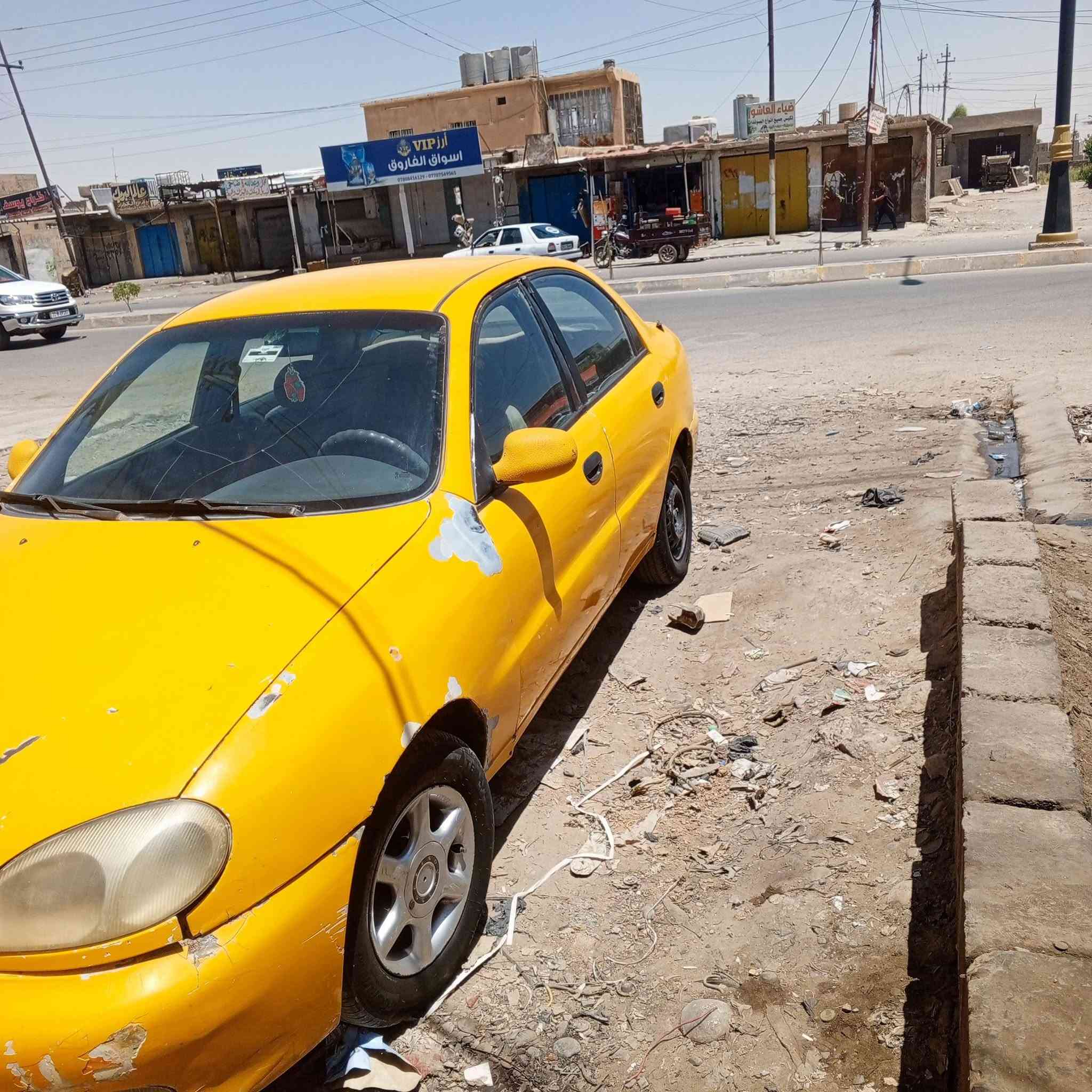 سياره موديل 2000
لاصرف ولابخار گير ومحرك شرط 
صدر امامي جديد 
طخم تايرات جديد
التبريد يعوزه غاز فقط 
وكاله عامه شرط التحويل
السعر 25 ورقه وبيها مجال 
***********
