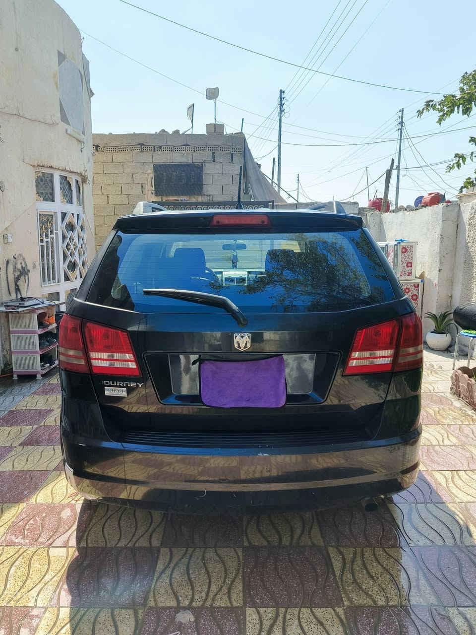 سلام عليكم دوج جورني ٢٠١٣ اصولي رقم سلمانيه ألماني بس لكردي قفل جهازه سياره جديده كير مكينه تبريد تاير صدر جديد  بيعلك كوم حديد يعني ادوات لدكلي وكاله غيره ماعندي انطيك سنويه ورقام اصليه مو ستنساخ وتكفلك دوله وعشائر بيع أو مراوس حسب القناعه بغداد مجمع بسمايه ***********
