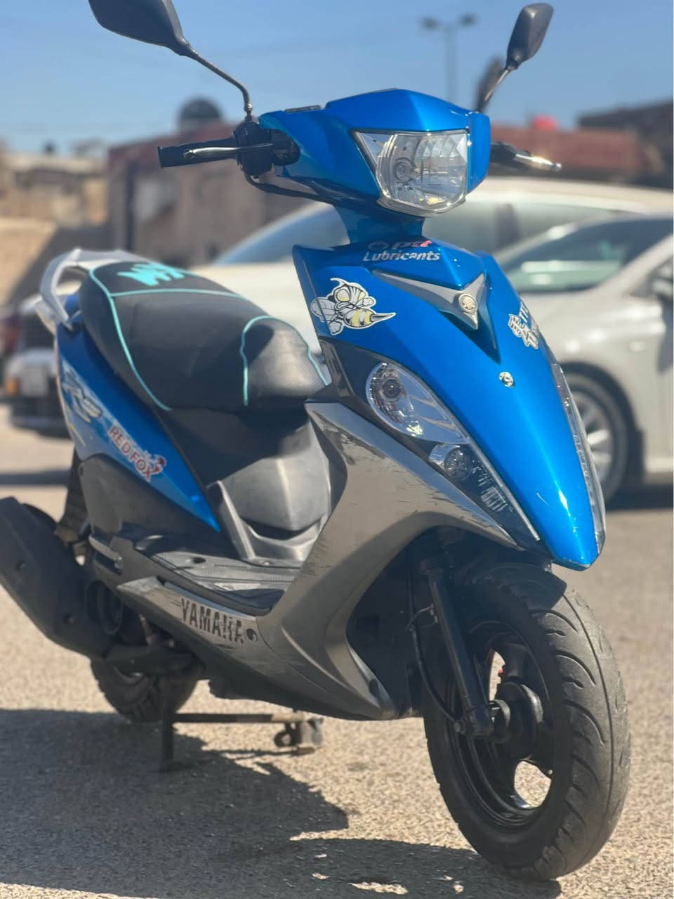 سلام عليكم ماكس مضلع حديث دراجة تتعب تكول جديدة ونظيفة وماشية شي قليل واستعمال بسيط جداً ووين ميعجبك وديها السرعة 120 مكفووولة كفالة عامة من التاير للتاير 
نوزل سعر 950 الف دينار 
مكاني بغداد 
للاستفسار 
*********** بغداد, العراق
