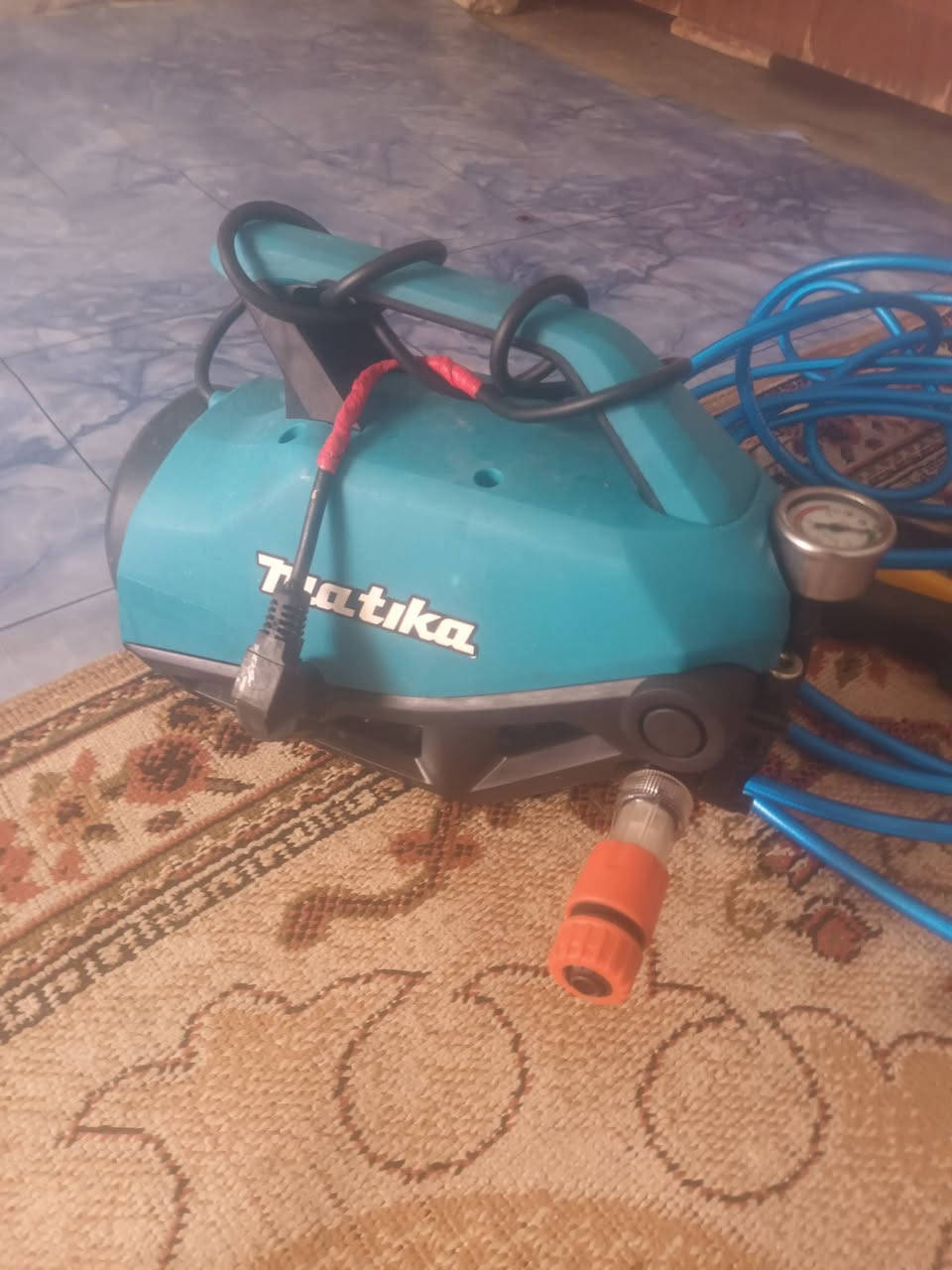 فاره للبيع جايبه صالي يومين ذب ماي قليل مابيه دفع قوي 75بيه مجال حك الجيه 
***********
