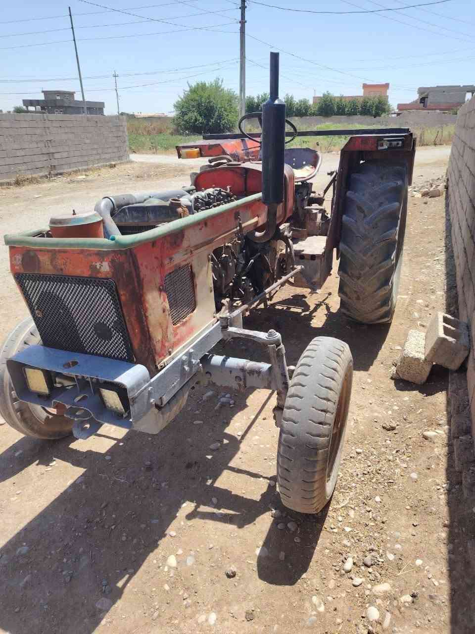 عنتر للبيع موديل 90 محرك بي خيط صرف موهواي جهاز خير من الله والكشر نضيف هاذه الكدامك سنويه موجوده بدون تحويل عارضهه ٥ ملايين اوبيهه مجال شويه اتصل ودلل ***********
