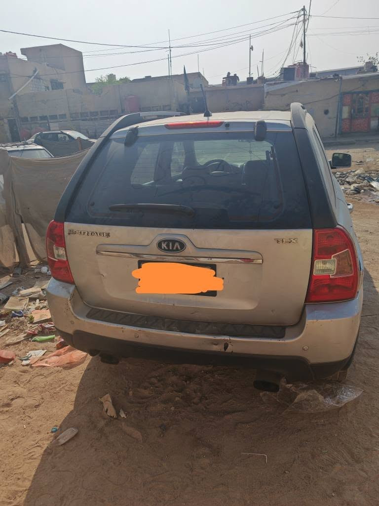 سيارة سبورتج 2007 مكينة گاز
سيارة ابيعها ادوات كوم حديد 
مكان السيارة . البصرة 
السيارة جفتتها قبل اسبوعين 
وبعدهي بيها تبخير
السيارة شغالة كهربائيات وتبريد ثلج 
السعر 25$ ورقة مستعجل على البيعة 
اكرر ابيعها ادوات كوم حديد فحم 
الشراي يتصل بالرقم ***********
لا تراسلوني على الفيس الشراي يتصل البصرة, العراق
