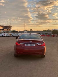 سوناتا 2011 • فتحة بصمة • خبط خلفي