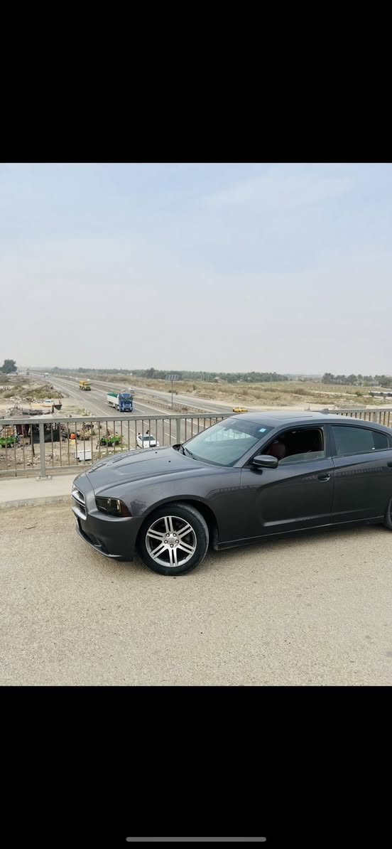 سلام عليكم  جارجر 14 كندي  فول مواصفات بيه باب الصدر صبغ والباب الوراه بيه شخط ب١٦٠ وبيه مجال  ***********
