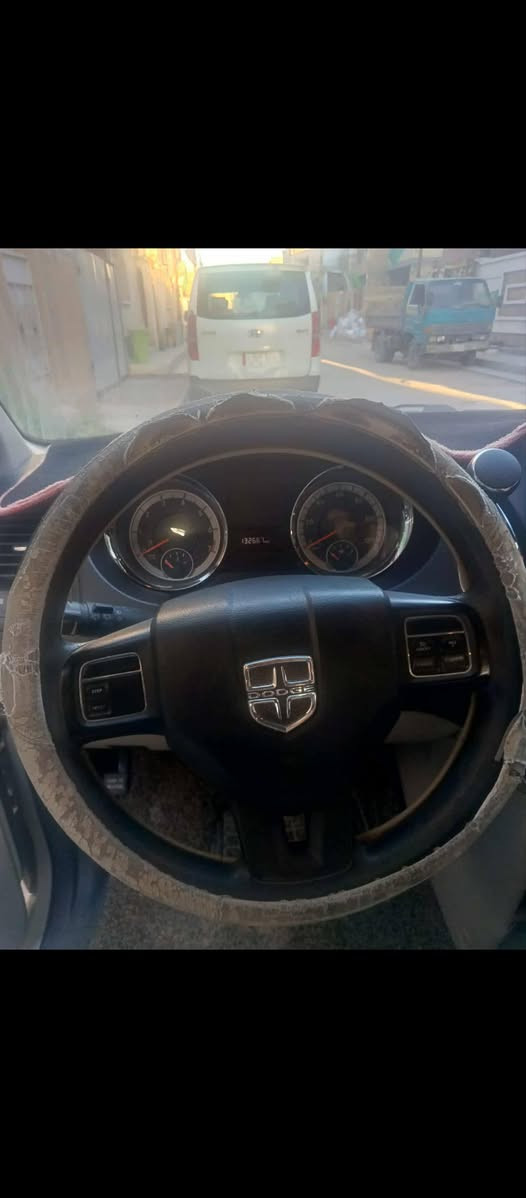 السلام عليكم دوج كرفان مديل 2012 للبيع المواصفات 
محرك 3.6 
كامرة وشاشة داخلية 
تحكم ستيرن
محرك و كير نضيفات 
كراسي بلع 
بيبان ميكانيك 
السعر 125 ورقة 
الاستفسار على رقم 
***********
