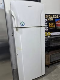 سلامً عليكم ثلاجات للبيع غاز وماطور شركه الارجلك160 وبيها مجال  الرصاص...