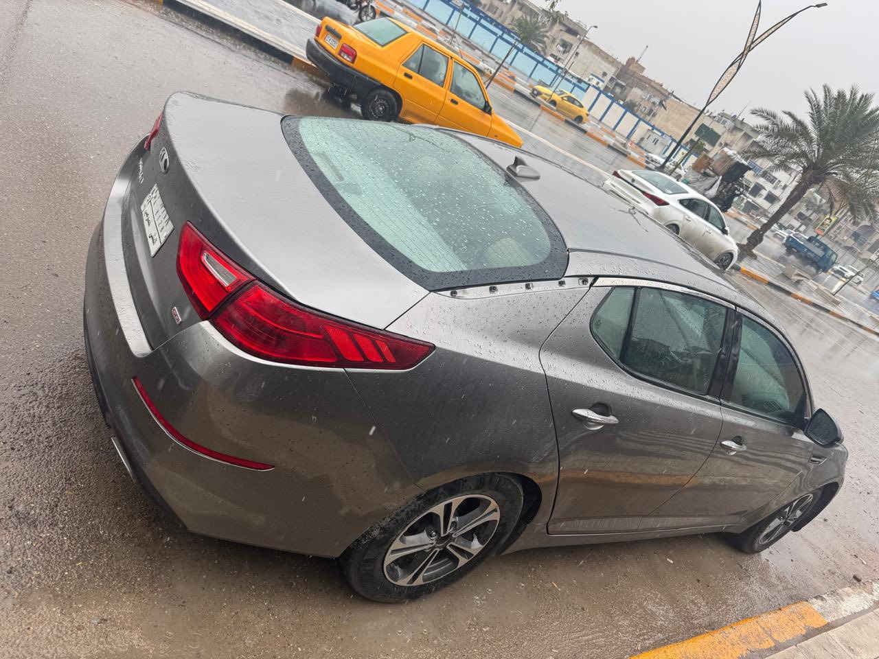 كيا اوبتما 2016
نص فول جديده رقم مثنى بسمي
وغرفته كلش نضيفه استخدام شخصي 
صبغ عام من اثر الجراد ع فحص 
نص فول مكاني بغداد زيونه 
السعر 88ورقه بيع مستعجل 
***********
