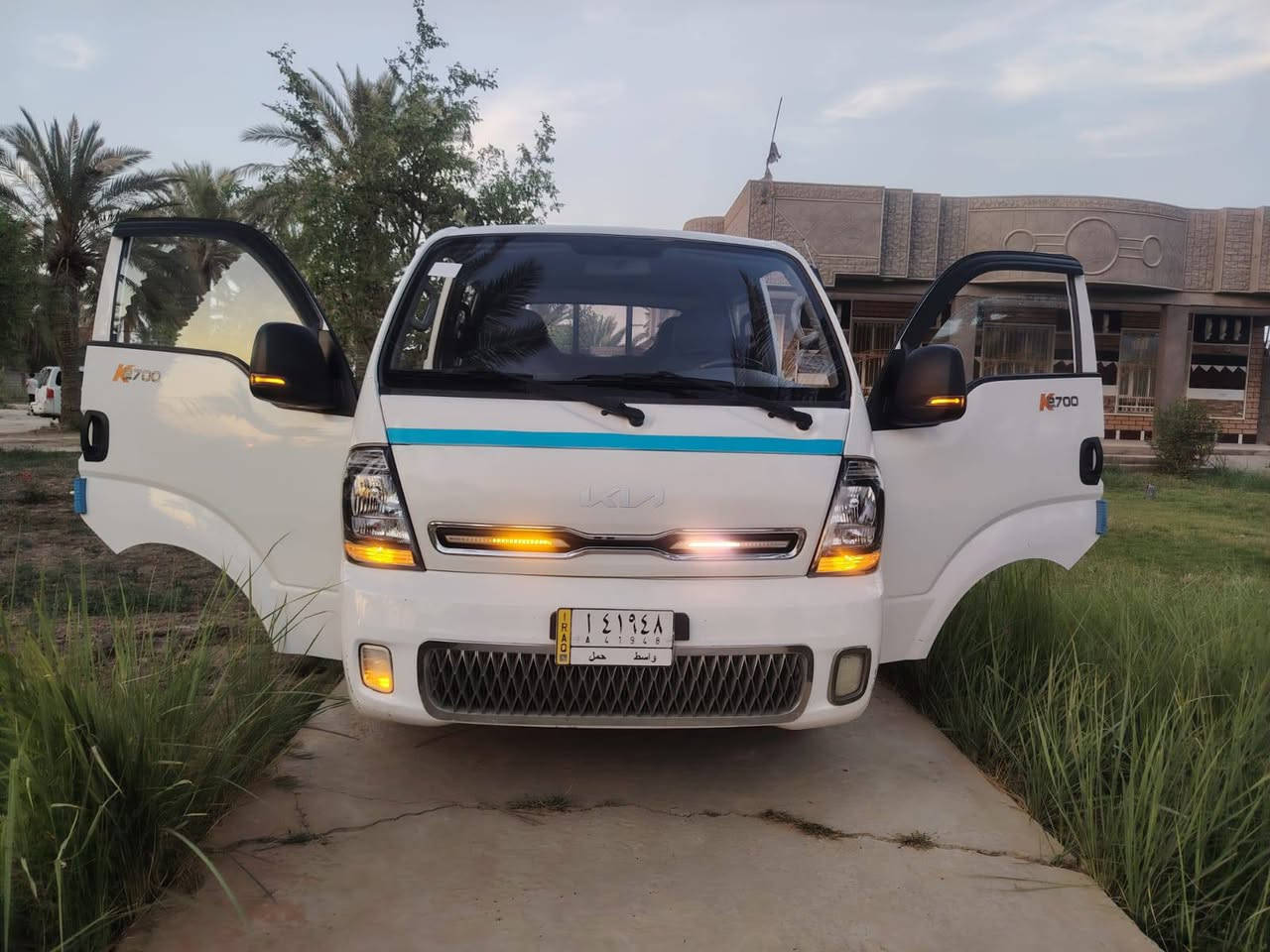 يالله اللهم صلي على محمد وآل محمد
🚗 للبيع: كيا دبل قمارة 2022
​الموديل: 2022
​المكان بابل الحله:  ورقم السياره واسط (تحويل مباشر وصاحب السيارة موجود).بالحله
​الفحص: السونار موجود وجاهز.
​🛠️ المواصفات والحالة الفنية:
​الكفالة: كفالة عامة شاملة (كير، محرك، أكسل).
​البودي: كفالة عامة عدا (شبر بالبنيد تعديل على البارد).
​التواير: تخم تاير أمامي جديد زيرو (مشدود قبل أسبوع).
​التبريد: ضعيف.
​ملاحظات: السيارة بوضع ممتاز وبيها بعض الملاحظات البسيطة جداً. للاتصال على الرقم ***********او ***********
