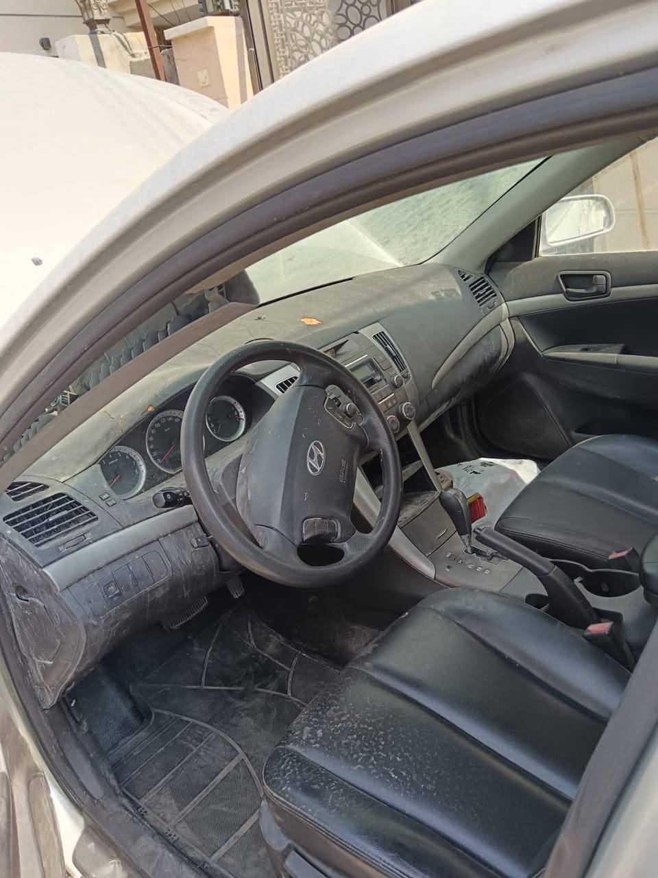 السلام عليكم ورحمته الله وبركاته سياره سوناته 2008 كوري خط واحد غاز بدون ضربه ولا صبغ قصتين والسعر 45$ ورقه ومكاني بغداد وهذا رقمي على الرصيد
*********** وهذا رقمي الأثير 
***********
