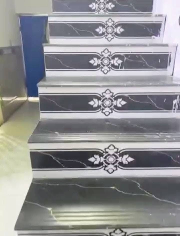 على بركة الله 

دار للبيع   
 مساحته   250 متر 

بسعر جدا مناسب ( 60  )  وبي مجال لشراي 

 سند  زراعي تحويل مباشر ثاني يوم 
العنوان قضاءبلد ، حولي البعنون ، قرب معهد القلم قريب جدآ من الشارع الرئسي
يحتوي على
غرفتين
صالة
مطبخ
استقبال
الشراي يتصل  ***********
