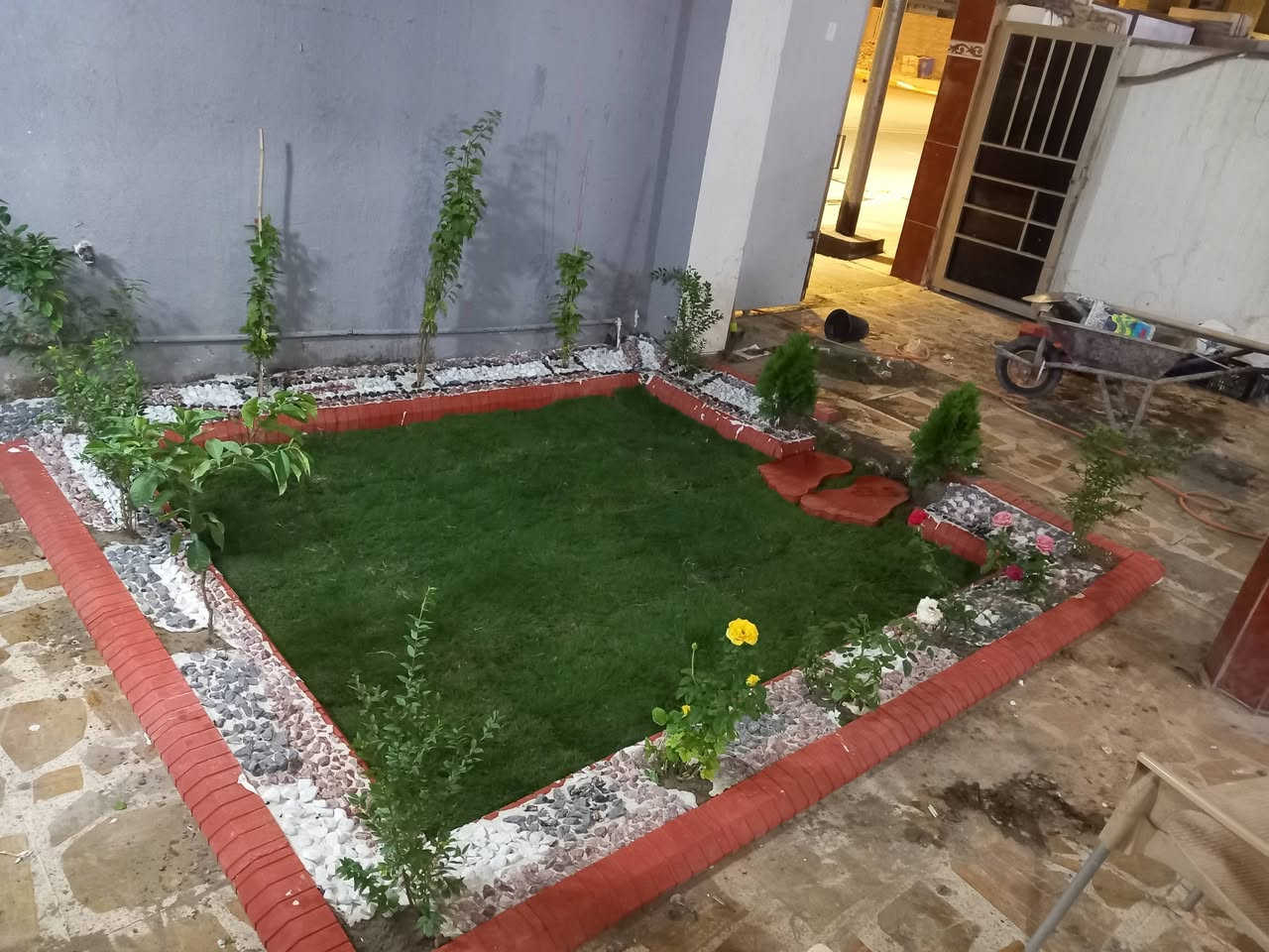 كادر ديكورات وتصميم حدائق باأحدث التصاميم للعمل الاستفسار الاتصال على الرقم ***********
أو مراسلتنا على الصفحه
