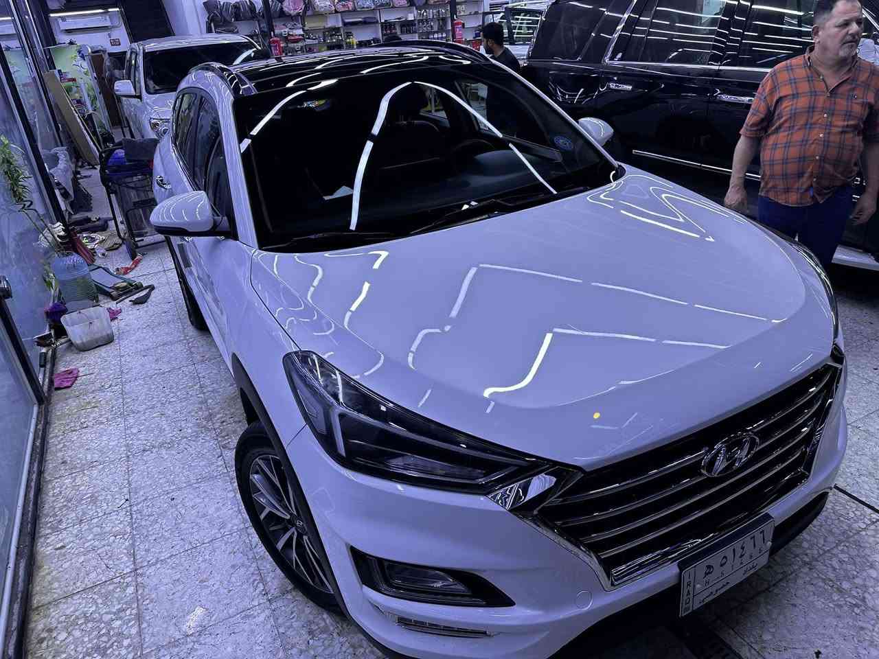 توسان خليجي 2020
ابيضّ 
رقم بغداد 
مكفوله من صبغ وظربه فقط تكحيل دعاميه وكما هو موضح في الفيديو
وكالة الكاصد
ماشية 100 الف قابل للزياده 
بصمة 
مري شفط 
أشاير بالمري 
كرسي كهرباء 
مثبت سرعة 
حساس 
كاميرا خلفية
وباقي المواصفات الأخرى  السعر 210 ورقه يعني (21,000$) وبيها مجال بسيط مكان السياره بغداد بأسمي السياره شرط احول ثاني يوم البيع رجاءاً 

***********
