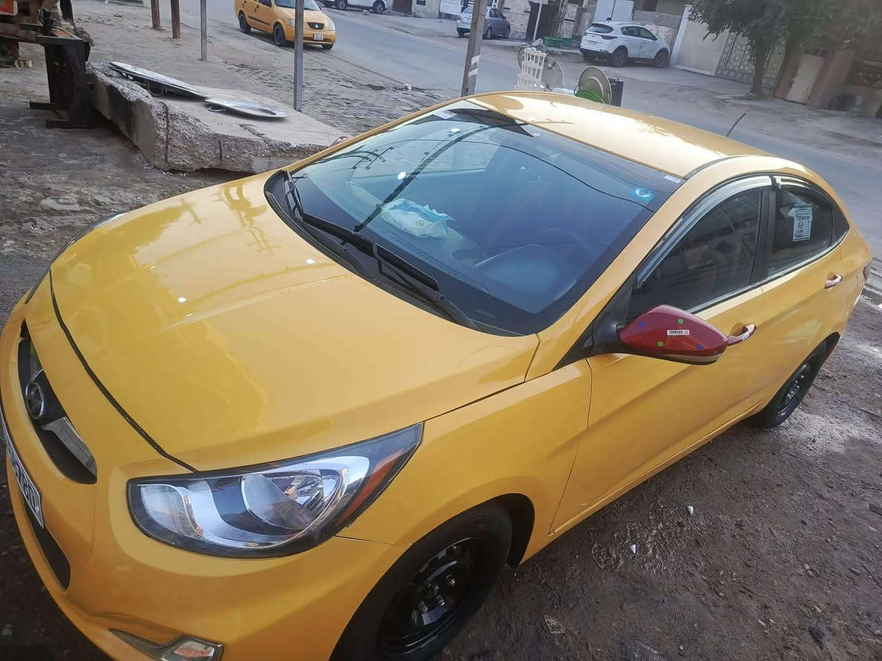 السلام عليكم اكسنت 2014مكينه 1600السيارة حادثه جاملغ وبنيد بدون دواخل وارد أمريكي السعر 90 وبيهه مجال رقم الهاتف ***********
