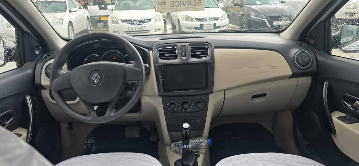 رينو سمبل موديل 2017 اوتماتيك
استلام شركه . رقم اربيل . سنويتها لغايه 2030 
صاحبها ابكلار شرط تحويل 
سياره جاهزه وسونرها موجود مرفق ويه الصور
تايرات . صدر. محرك . گیر . ابشرط الفحص 
*********** . عنوان كلار
سعرها 84 وبيها مجال قليل .
