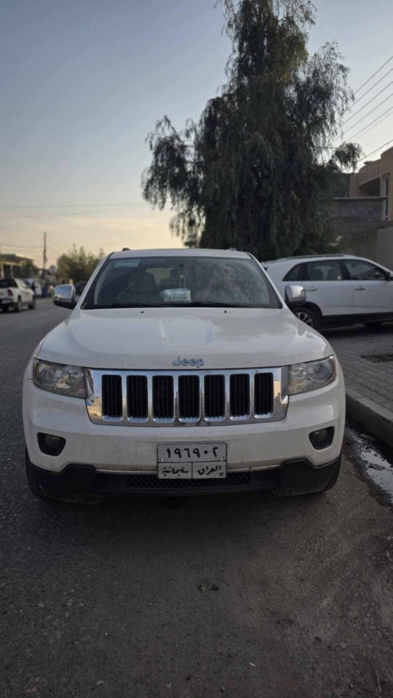 بسم الله بةناوي خوا *********** ؤ ***********جيب لاريدوو موديل2011 بةناوي خووما  مةكينة 6 پستوون بةسمة رادارة كير عادي و تماتيك سيارةكة هيجي پيوة نية گؤشن جلدا بيلاد  سيارةكة وةك وينةكة پاكة دةفتر بانزيني هةية كير مكينه تبريد بةشرت 4تاية تازةية 4ويل جواني لةسةرة سعري سيارةكة 👈180 👉 مجال دكوك, كركوك
