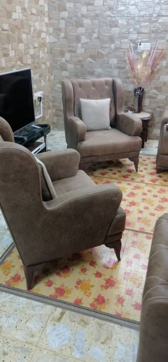 السلام عليكم تخم تركي 10 مقاعد 🇹🇷
مستعمل أخو النظيف بسعر جوة السوك ❗
📍 لون التخم بني ( جوزي). 
📍قنفتين ٣ اشخاص. 
📍قنفة وحدة أم شخصين. 
📍كراسي ثنين.
المجموع 10 مقاعد، 
مثل ما موضح في الصور. 
ملاحظة مهمة❗♣️تركي عن تركي يفرق من سعر وجودة ودرجة♣️ ❗
                          ☘️السعر☘️
 مليون وبي مجال للشراي الصدك ❕. 
🌹 للتواصل اكثر خاص


**إذا كنت صاحب هذا الإعلان وتريد حذفه لأي سبب، رجاءا أرسل رسالة إلى الدعم الفني**