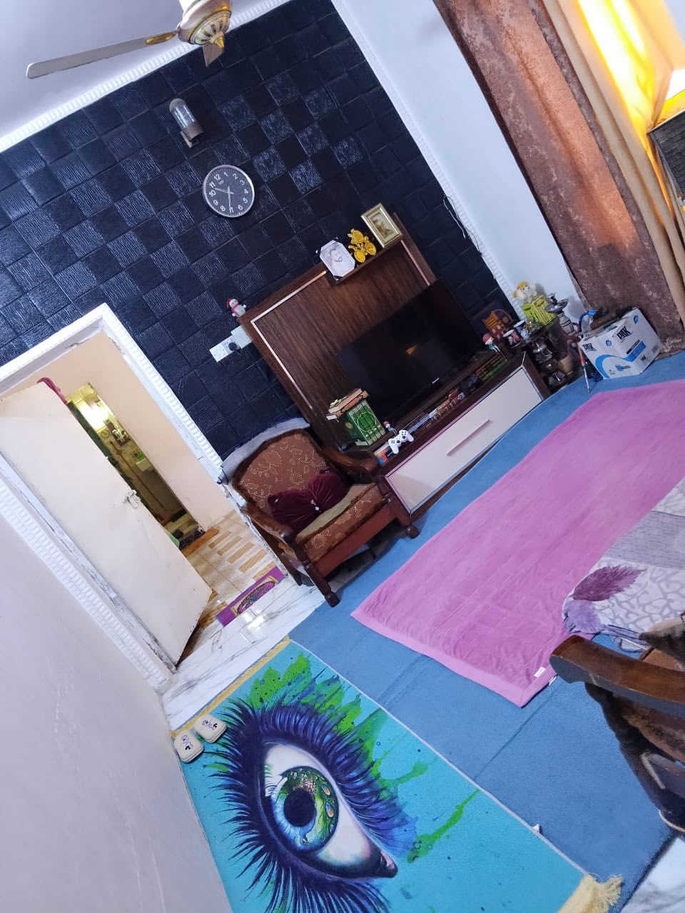 دار سكن طابو صرف

📍 الموقع: حي الجامعة
📐 المساحة: 100 م²
🏠 الطوابق: طابقين

التفاصيل:

 • الطابق الأرضي:�غرفة • صالة • مطبخ • استقبال • حمام
 • الطابق العلوي:�غرفة • صالة • حمام

💰 السعر: 85
💵 طريقة الدفع:
عادي دفعة أولى 60 مليون، والباقي أقساط شهرية

📞 للاستفسار:
***********
***********

🏢 مكتب الدناني للعقار
