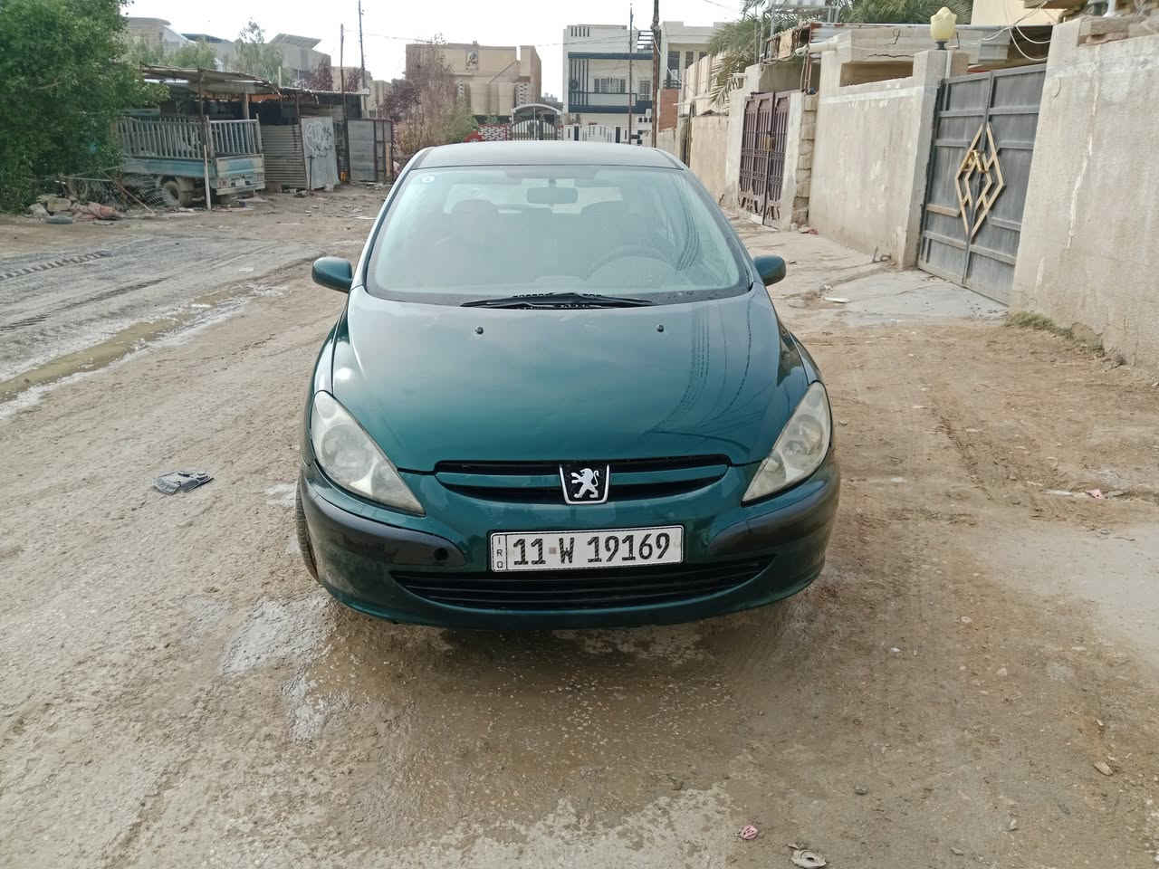 السلام عليكم للبيع بيجو فرنسي موديل 2004 سيارة جاهزه كير مكينة حداديه تبريد كله جاهزة مكفوله من الضربه بيه صبغ تجديد جماليه سنويه جديدة اوهزه جديده كهربائية كله شغاله سيارة جديدة مكانه حله السعر 46 الاتصال ***********
