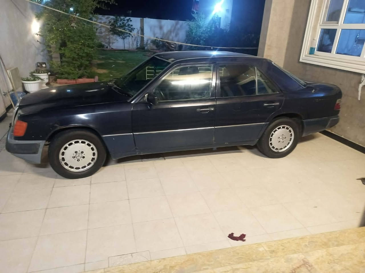 سلام عليكم  سياره مرسيدس دب موديل 88 محرك في في تي 3000 سياره مابيها قطره صبغ قواعد دبل سليمه السيارة رقمها نينوى مكان السيارة نجف /مكلف بالنشر الاستفسار حصراً على هذا الرقم غير متواجد على الماسنجر الرقم ***********
