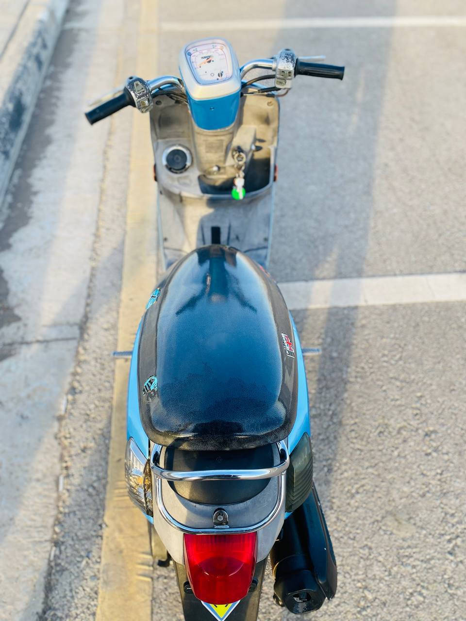 للبيع
صلي على النبي
بوليس نوزل موديل 2011 دراجه على وضع المعرض نضيفه كلش مكينه ناعمه شلعه تحفر حفر لا تنقيص لا تبخير لا صوت 
معدل ما شاء الله وصل معرض موجود 
الدراجه لونها الاصلي ابيض مبدلين كفراتها للجماليه كفراتها الاصليه موجوده وياها سيابه مالت صندوگ 
كامله مكمله كهربائياتها كلها بلاد اشاير لايت عالي ناصي بگ لايت اسطاب بريك 
بريكات امامي خلفي رون سرعه كله شغال ما ناقصها بس السايق 
مبدليلها باتري جديد دوسه سلف وحده بعز البرد من الصبح لا تأخير ولا خربطه 
دراجه مالت جناي سبب البيع نريد ناخذ دراجة گير للشغل 
مكان الدراجه كربلاء باب طويريج 
سعر الدراجه 900 وبيها مجال للشراي وماكو هيج نضافه بهيج سعر تجي تفحصها بيدك اذا اكو اختلاف عوفها وروح 
تواصل ***********
