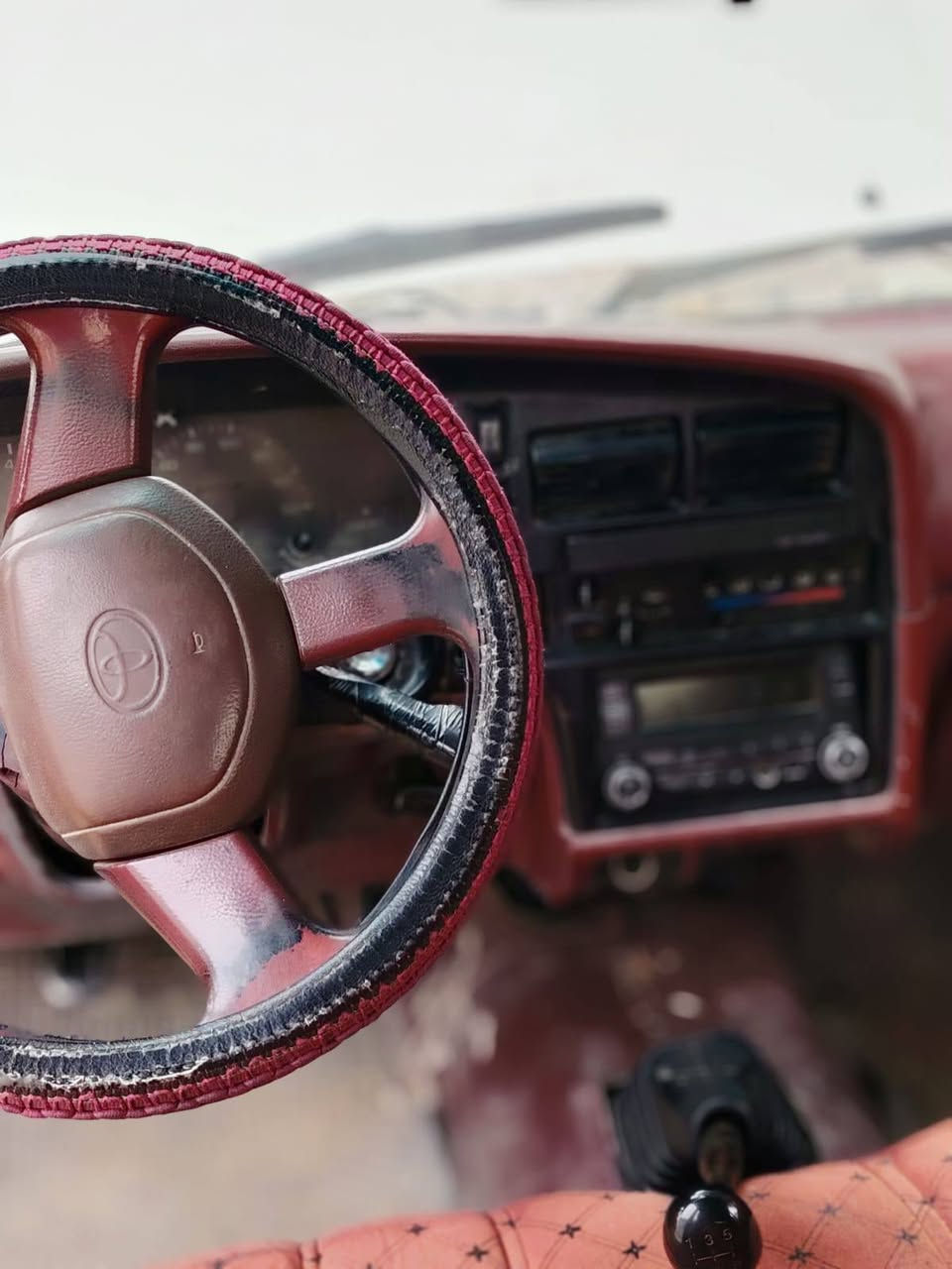 السلام عليكم ورحمة الله وبركاته... سياره موديل 89.محدثه 96 دبل دشبول احمر مثل اشوف بل صور كير محرك شرط 4 تايرات جديد رقم صلاح الدين.. مكان السياره فضاء العلم سمره ***********... السعر 50 وبيها مجال .... لمو شراي لايعلق تعليق سلبي وحياكم
