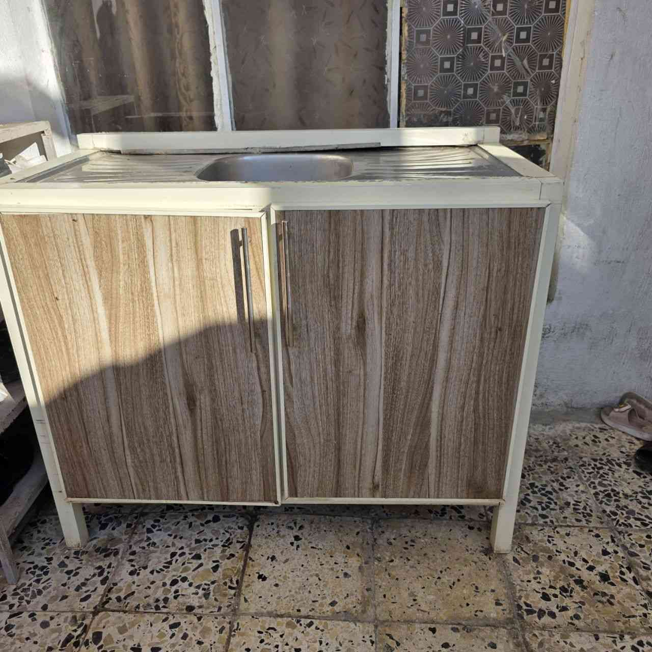 سنك للبيع   نظيف تسكام  مو سوكي  متر  وربع   ب٤٠  مكان الكوت العزه ***********
