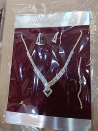 نوع جديد ومختلف اكسسوارات لدى أقمشه عبدالله الشويخ  نوع مختلف من الأنا...