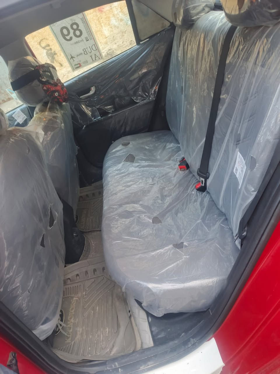 سلام عليكم سياره كيه ريو مديل 2021 رقم معوقين بعدلها 9شهور صير حره مكينه 1600دوش مكينه كير مكفولات تبريد ثلج تتفه شغال تخم تايرات ستوني شاده حداديه واحد على واحد سياره ماعوزها شي سياره احله من صوره شاهد الله تجي وشوف المكان حيانيه دور الشرطه سعر 103وبيها مجال حك جيه رقم الهاتف ***********
